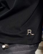 SSS REALISM SNAKE LOGO TEE BLACK