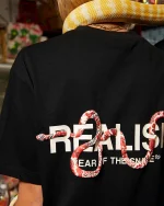 SSS REALISM SNAKE LOGO TEE BLACK
